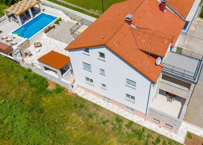 Ferienhaus Beautiful In Svib